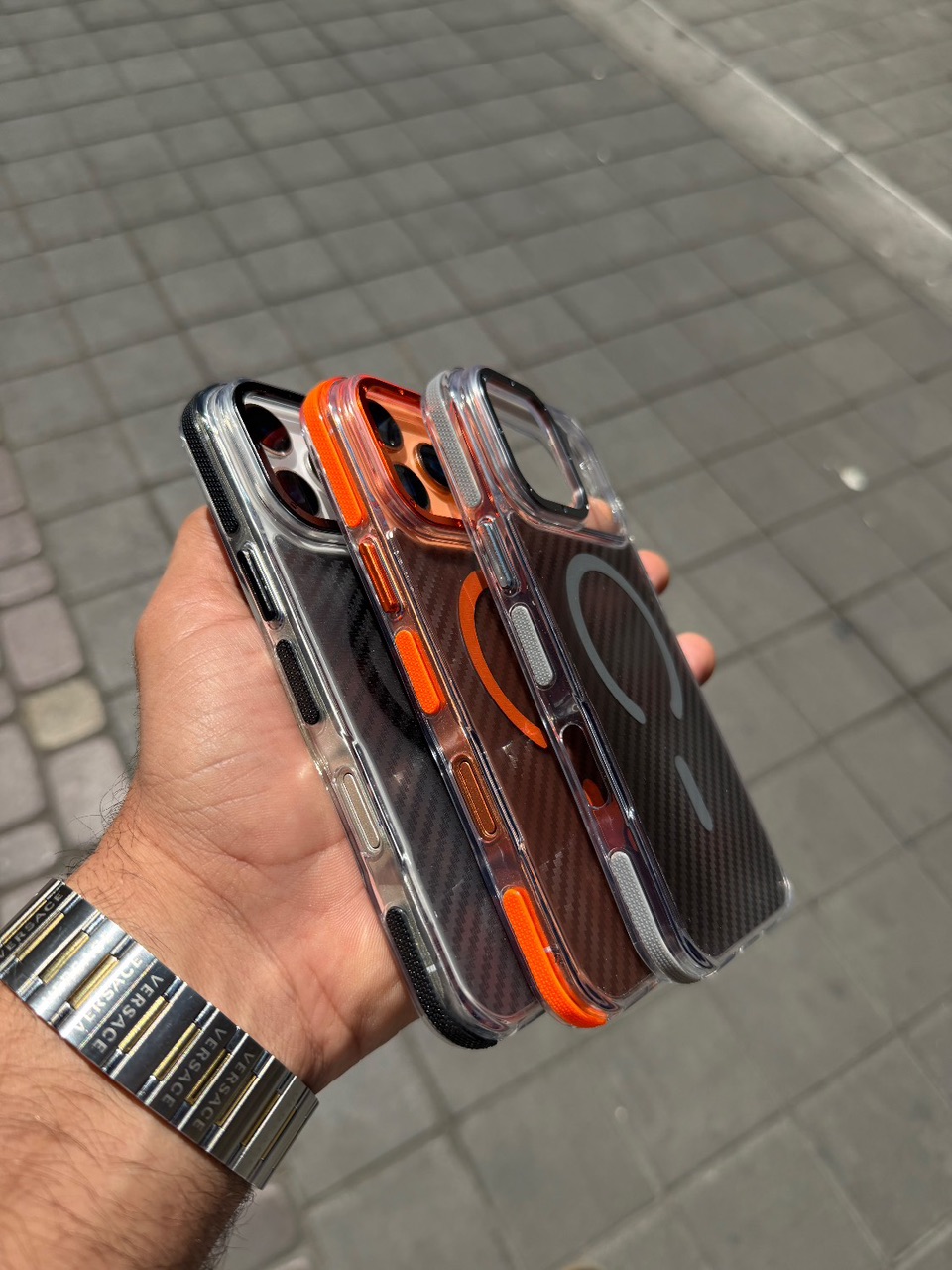 قاب گوشی آیفون سری ۱۷ carbon magsafe