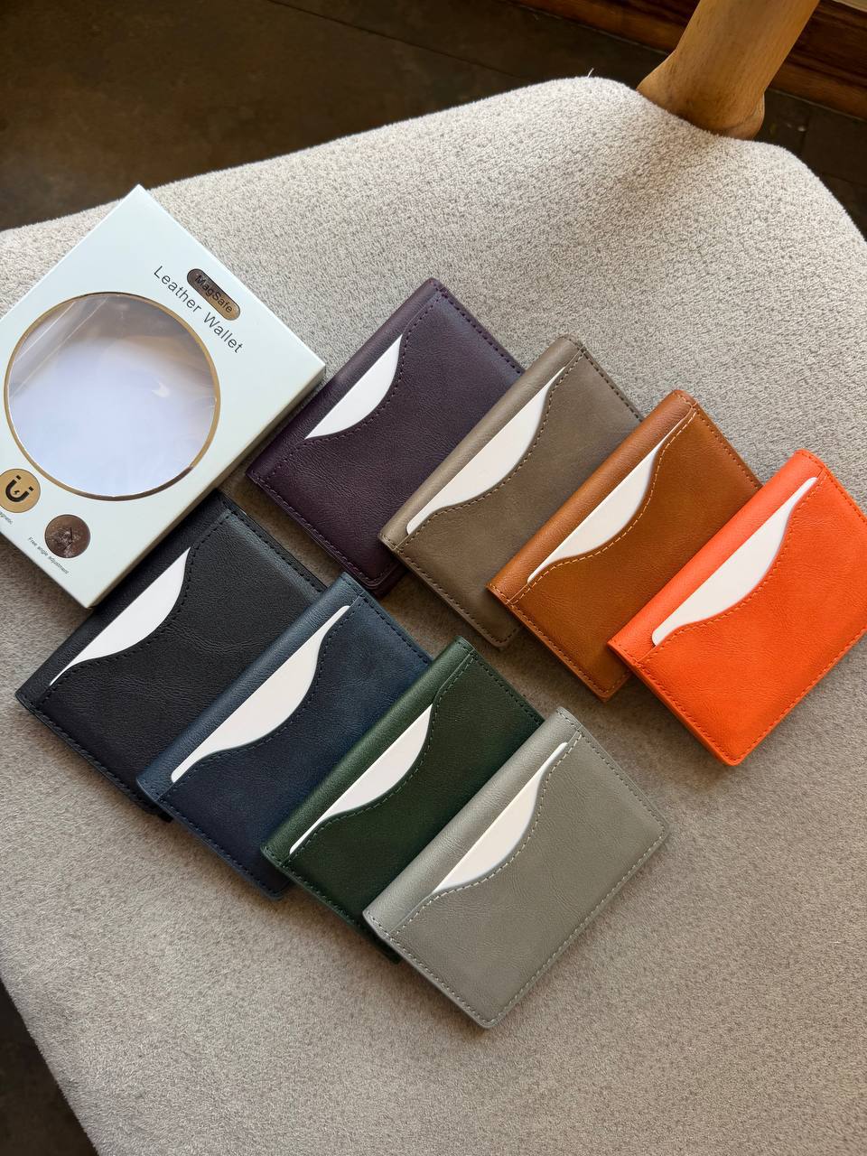 ولت چرمی کتابی